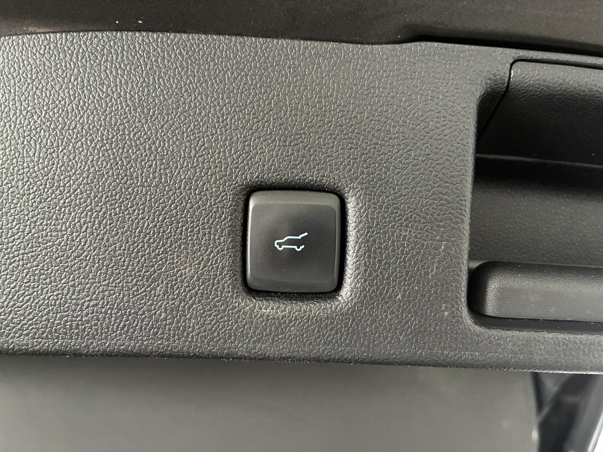 Foto 7 van Ford Kuga 2.5 PHEV ST-Line X-20 inch-trekhaak winterpakket