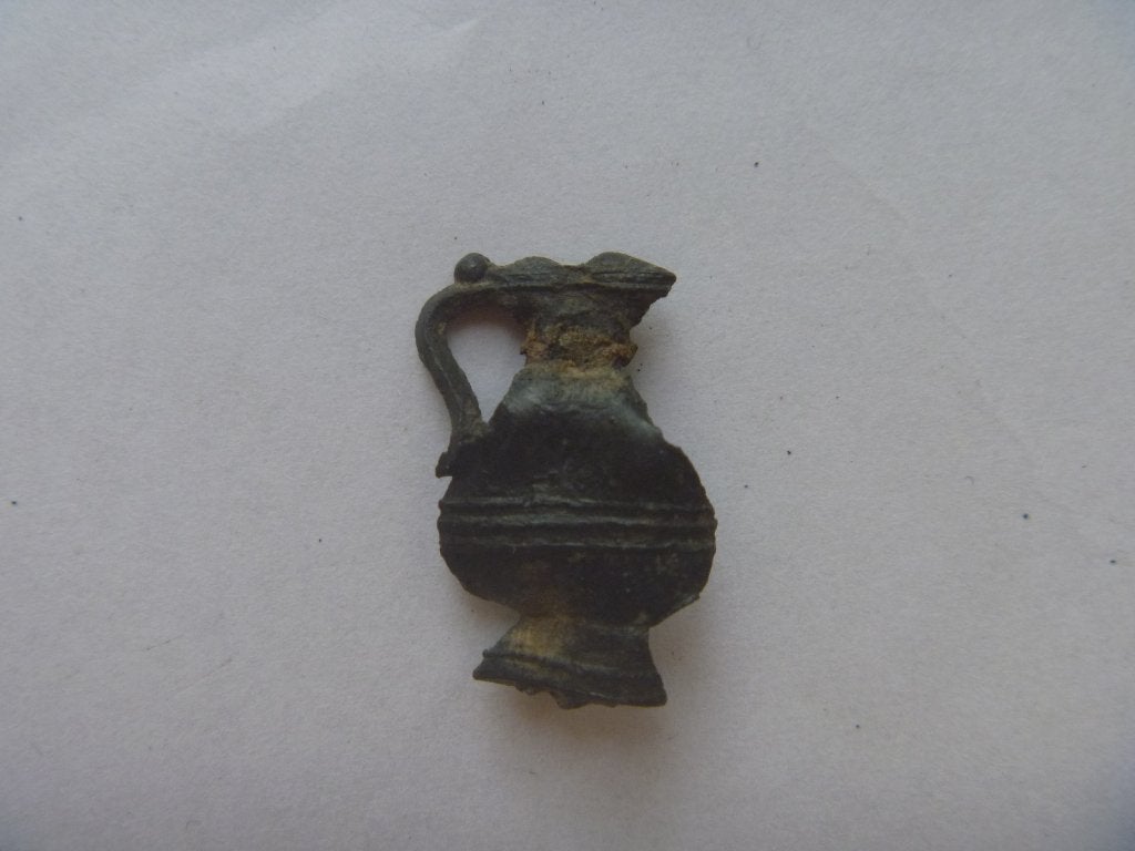 Bodemvondst.Profaan insigne. Potkan.Middeleeuwen.Tin, Ophalen of Verzenden