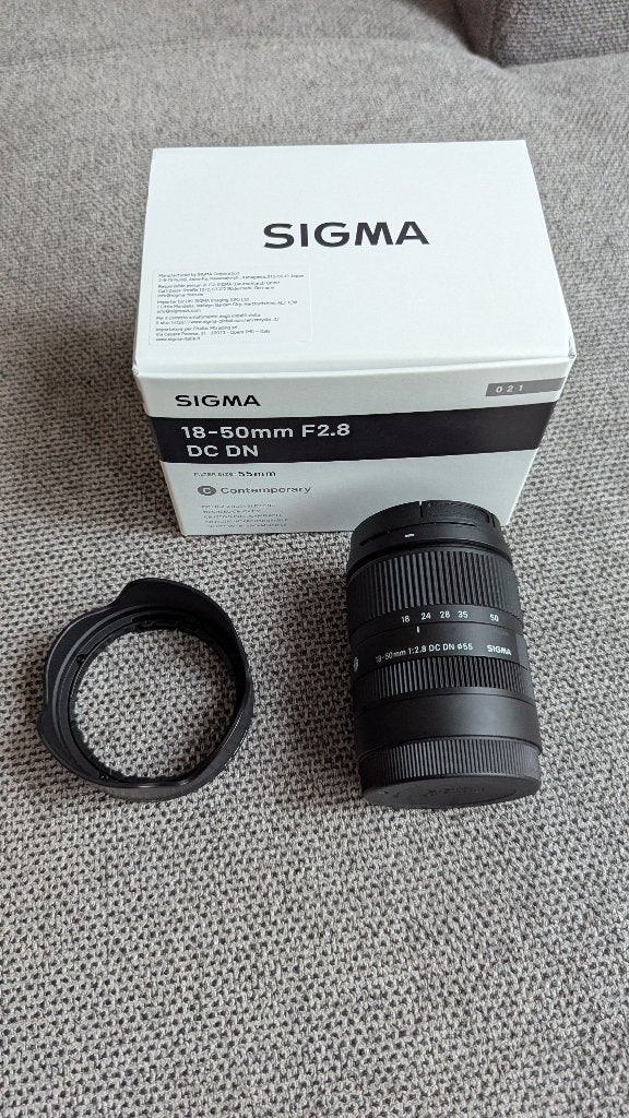 Sigma 18-50mm F/2.8 Sony E-mount + UV filter, Audio, Tv en Foto, Fotografie | Lenzen en Objectieven, Ophalen, Zo goed als nieuw