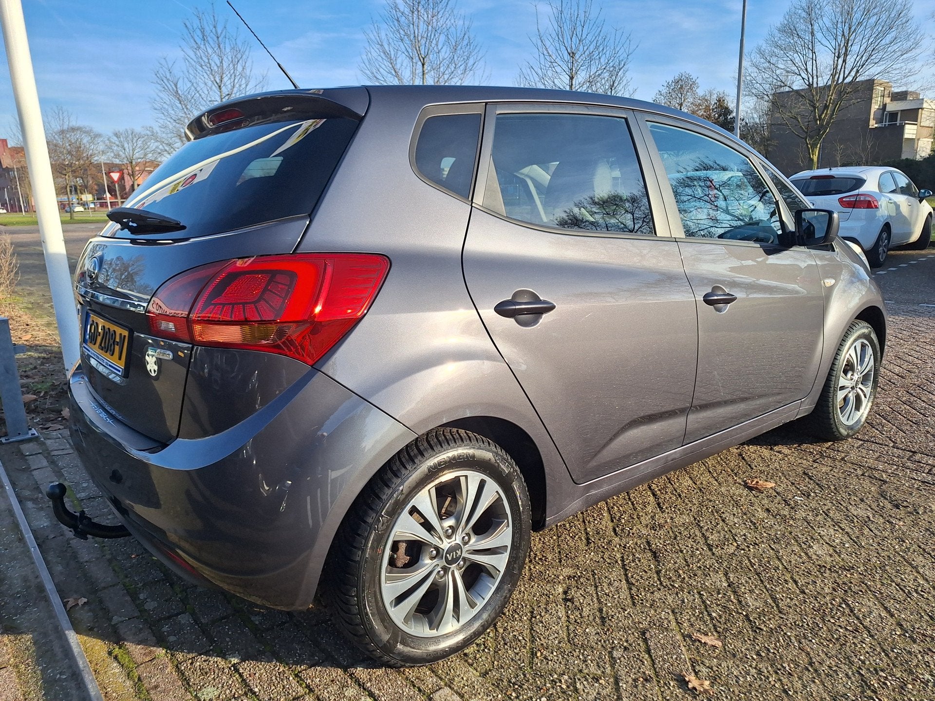Kia Venga 1.4 CVVT First Edition (trekhaak) (bj 2015), Auto's, Voorwielaandrijving, Stof, Gebruikt, 4 cilinders