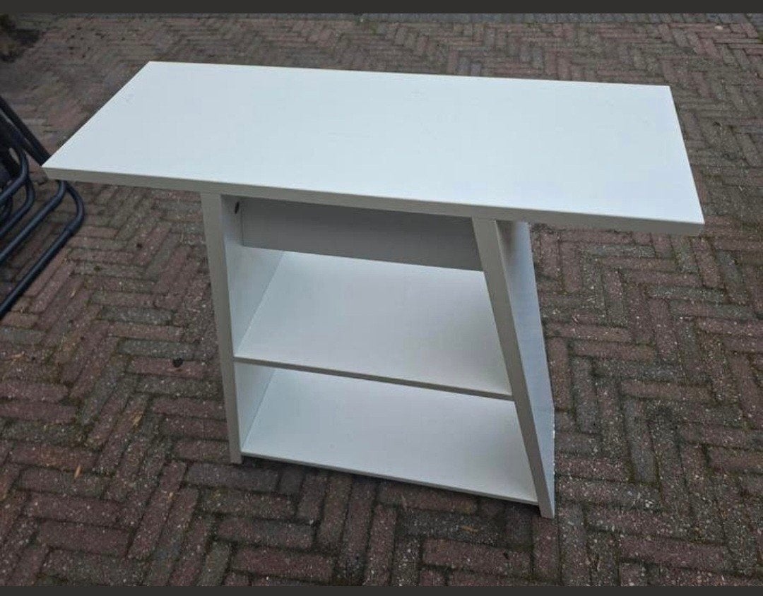 Witte bijzettafel met twee planken. Schragen. Buro onderstel, Ophalen