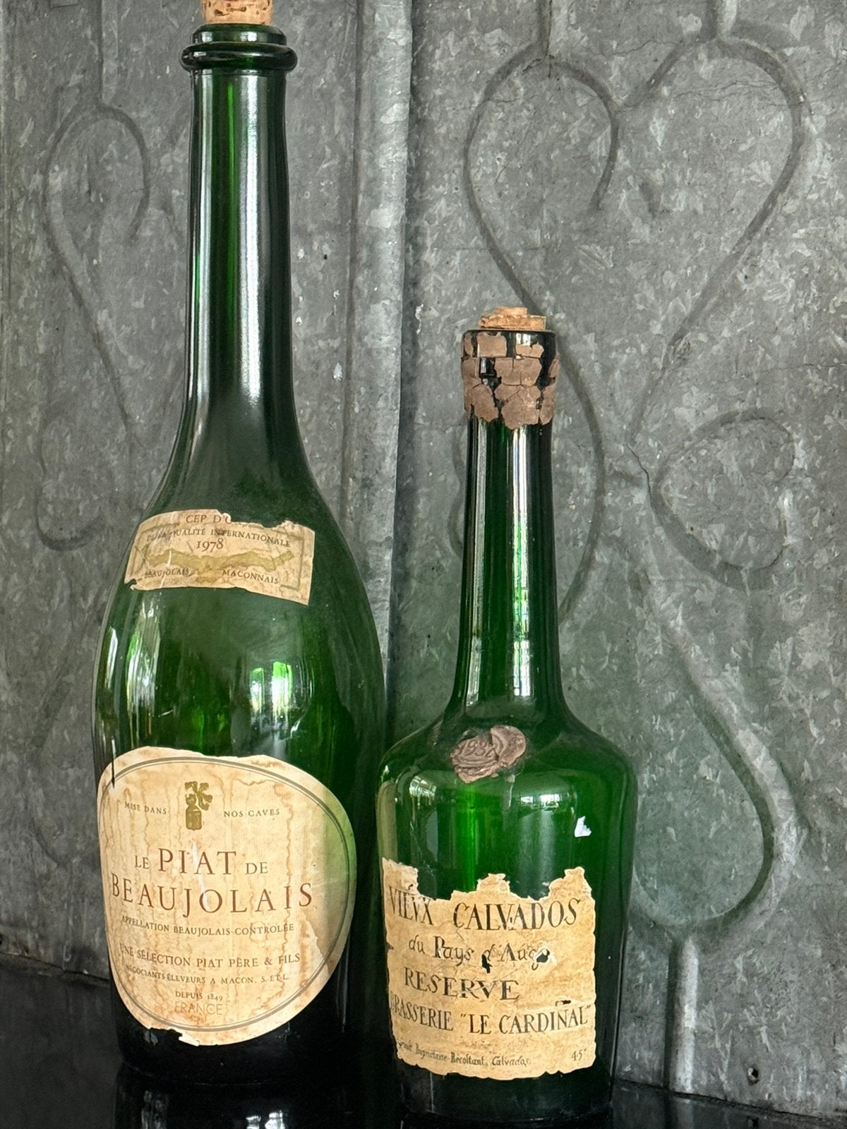 Oude Franse flessen - Beaujolais & Calvados, Verzamelen, Ophalen of Verzenden, Gebruikt, Frankrijk, Rode wijn