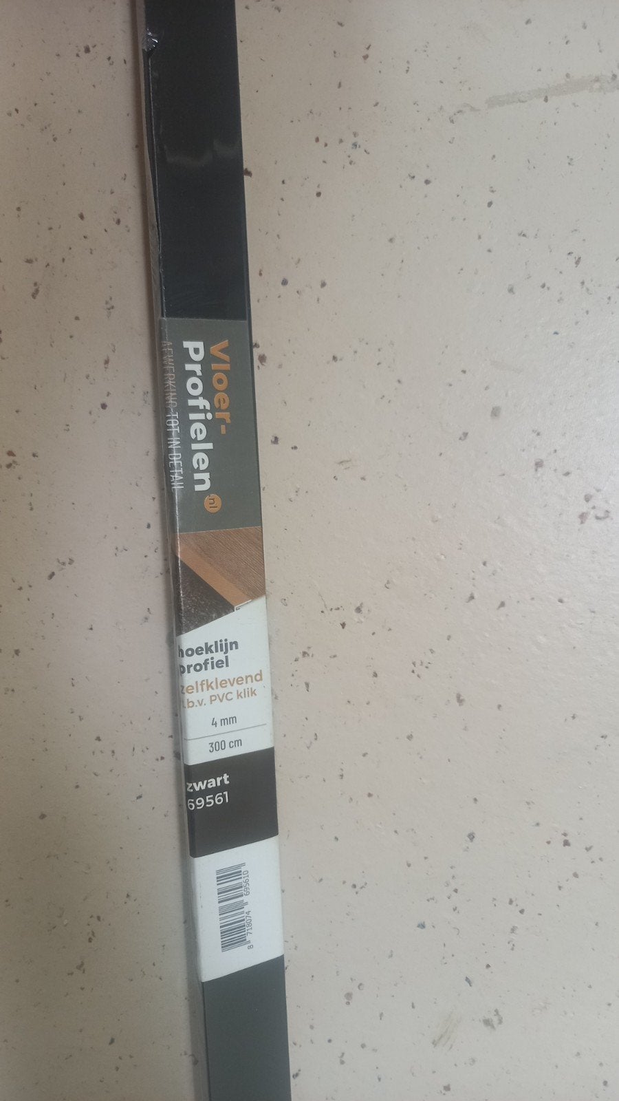 Vloerprofiel zwart 300cm 4 mm - Hoeklijn zelfklevend, Ophalen