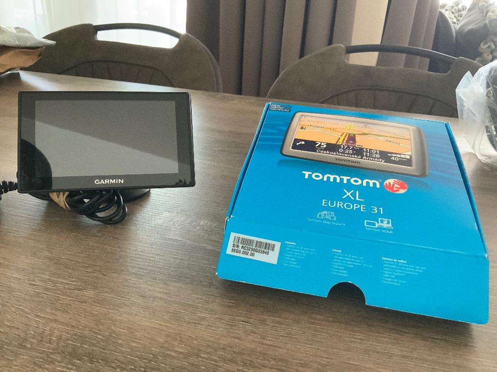 TomTom XL en Garmin Drive 5 Plus navigatie, Ophalen of Verzenden, Gebruikt