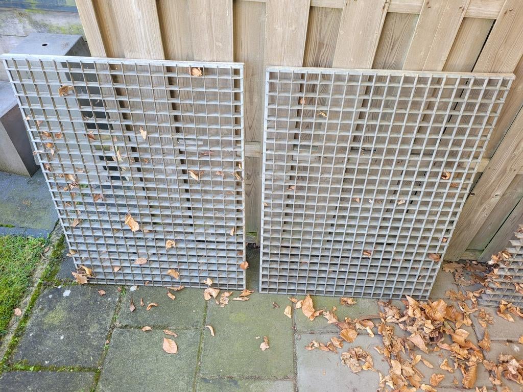 Gegalvaniseerde drooglooproosters diverse maten igst., Tuin en Terras, Ophalen, Zo goed als nieuw, Gietijzer, Buiten