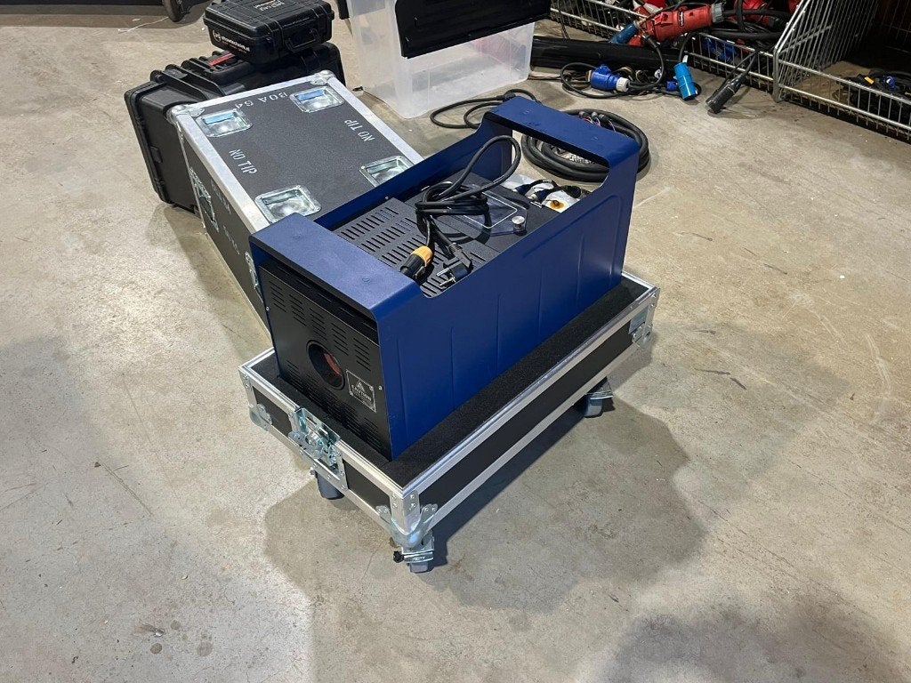 Look unique Boa 64 De rookmachine voor grote stages & buiten, Rookmachine, Look Unique, Ophalen of Verzenden, Zo goed als nieuw