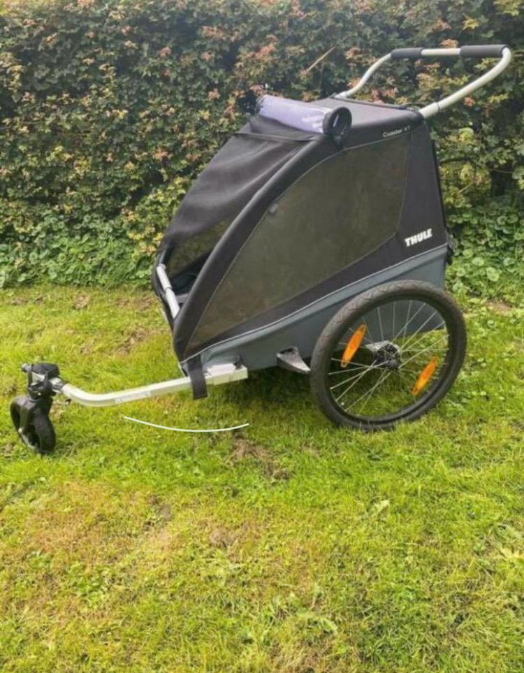 TE HUUR fietskar Thule XT coaster, Fietsen en Brommers, Ophalen, Zo goed als nieuw