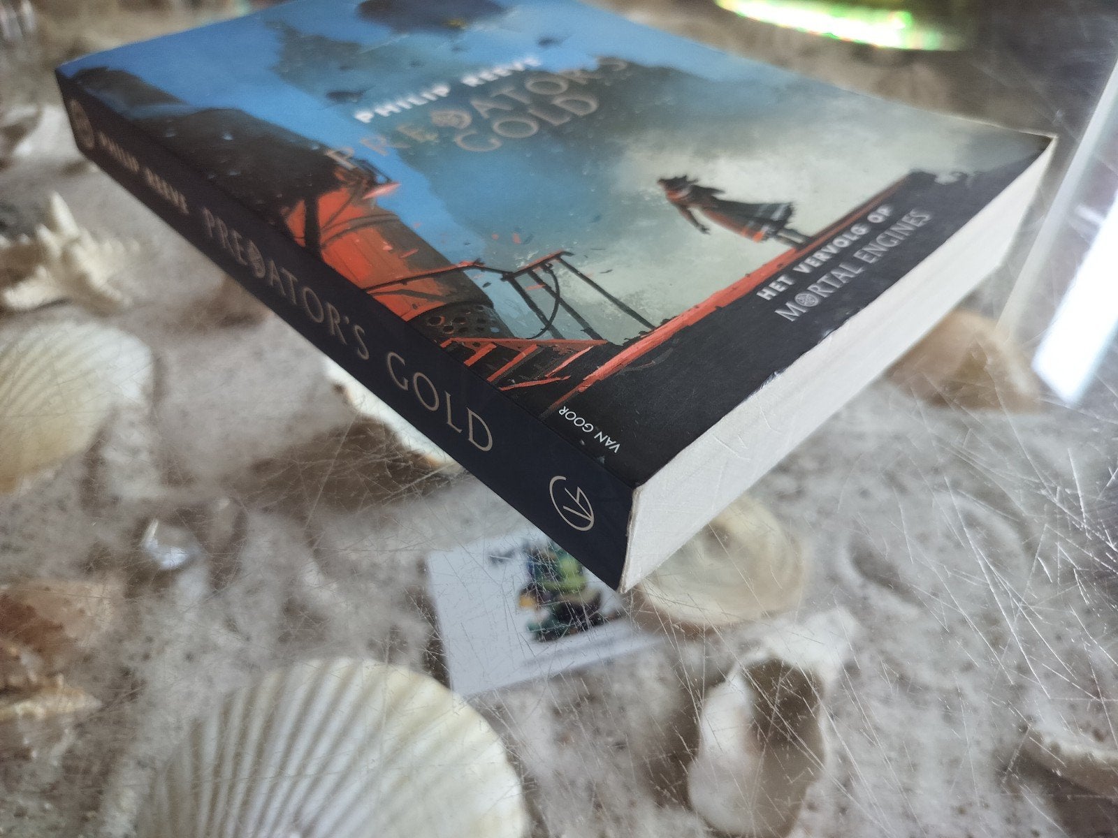 Philip Reeve - Predator's Gold - Nederlands, Boeken, Gelezen, Philip Reeve, Ophalen of Verzenden