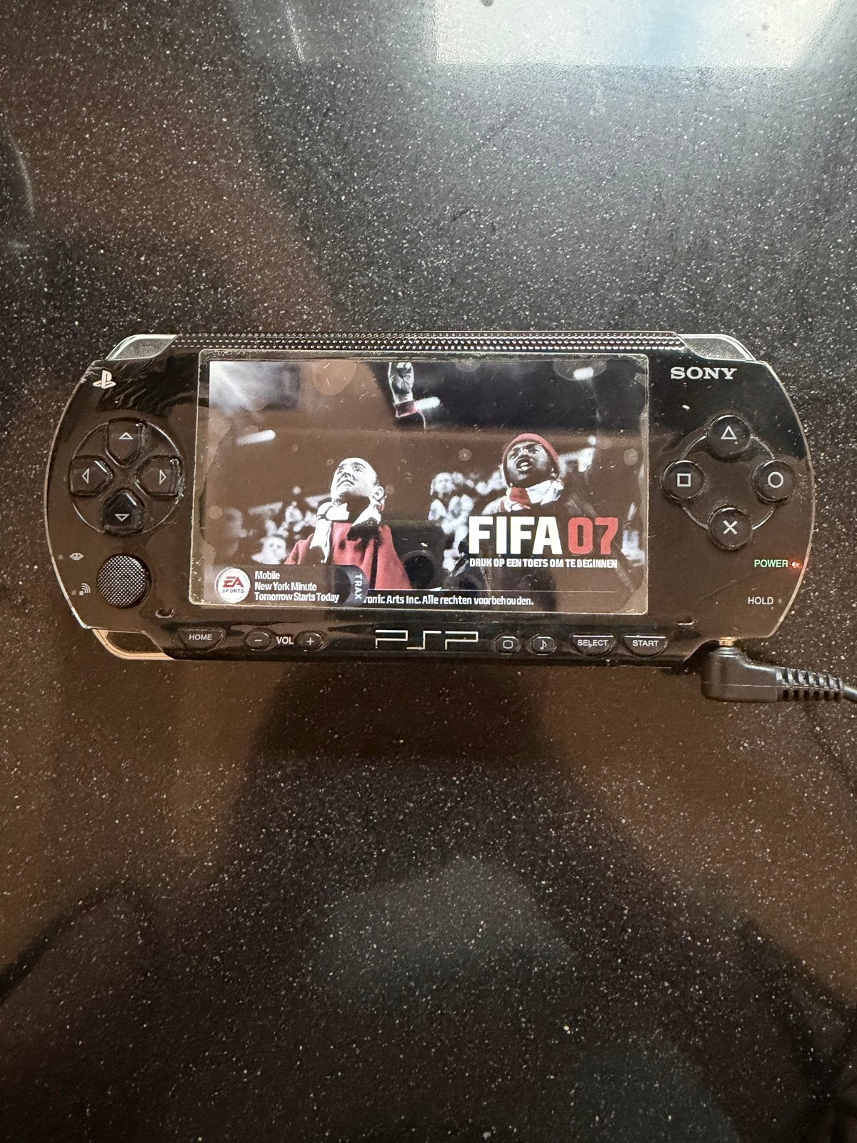 PSP met accessoires, spellen (o.a. FIFA 07) en films, Gebruikt, 1 speler, Ophalen of Verzenden, Vanaf 3 jaar