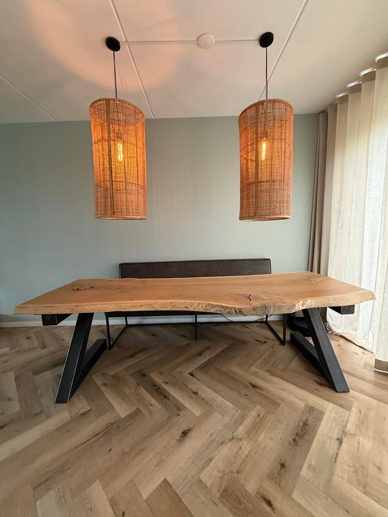 Massieve eikenhouten eettafel met stalen onderstel, Gebruikt, Eikenhout, 200 cm of meer, Vijf personen of meer
