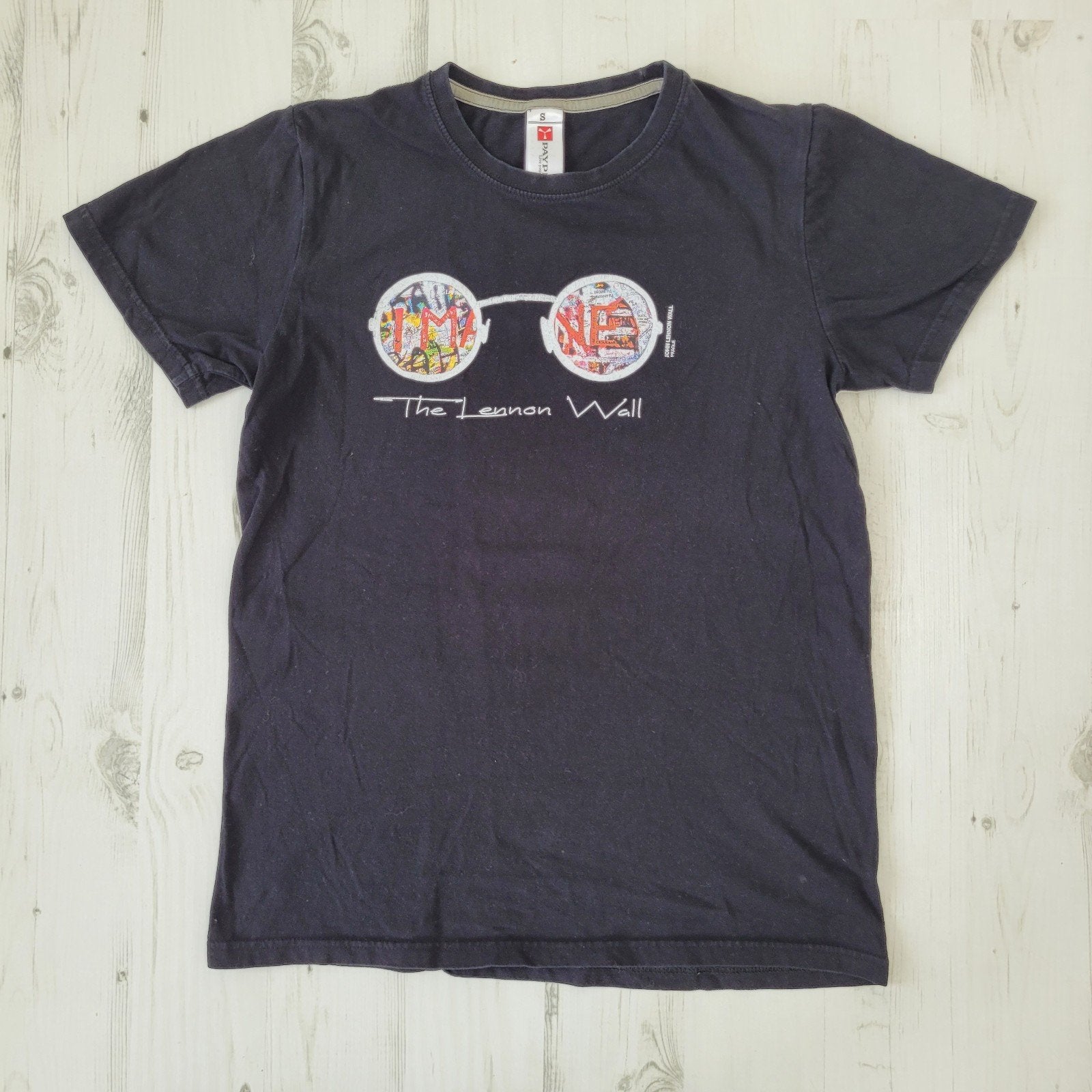 The Lenon Wall Prague T-shirt S zwart met print Beatles, Kleding | Dames, Zwart, Ophalen of Verzenden, Zo goed als nieuw, Payper