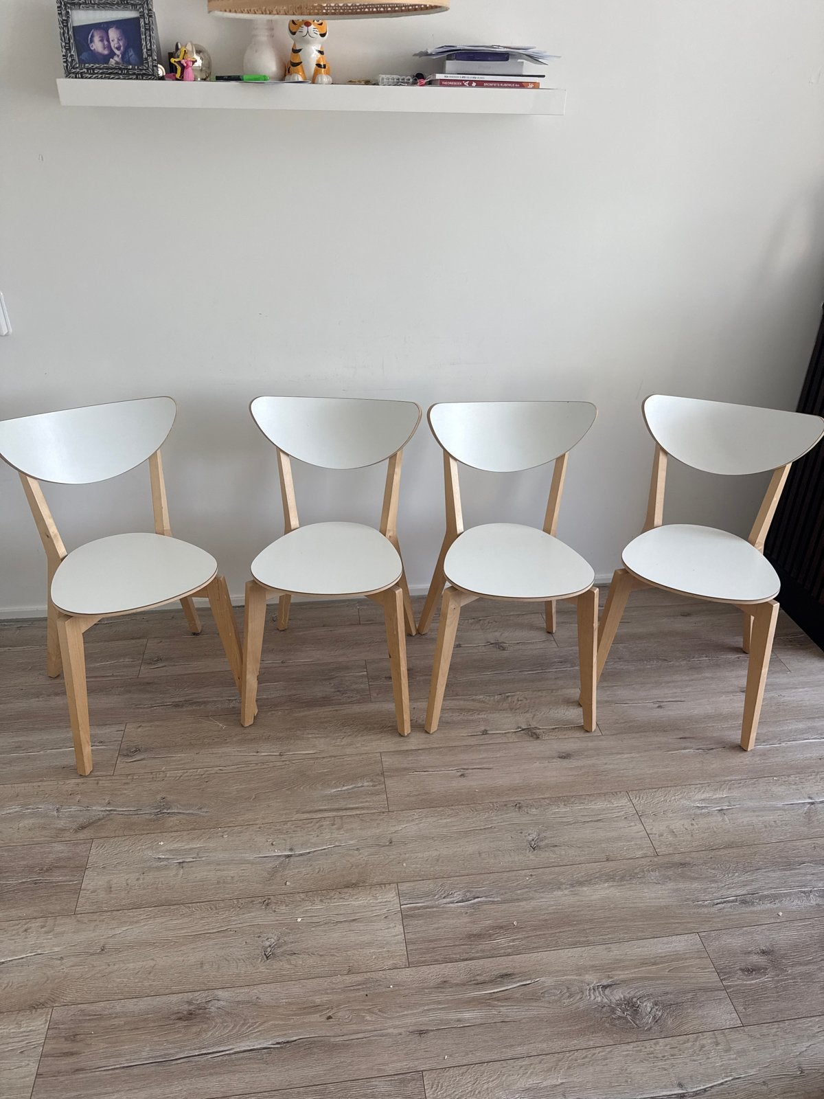 Set van 4 witte Ikea eetkamerstoelen met houten onderstel, Ophalen, Gebruikt, Wit, Vier