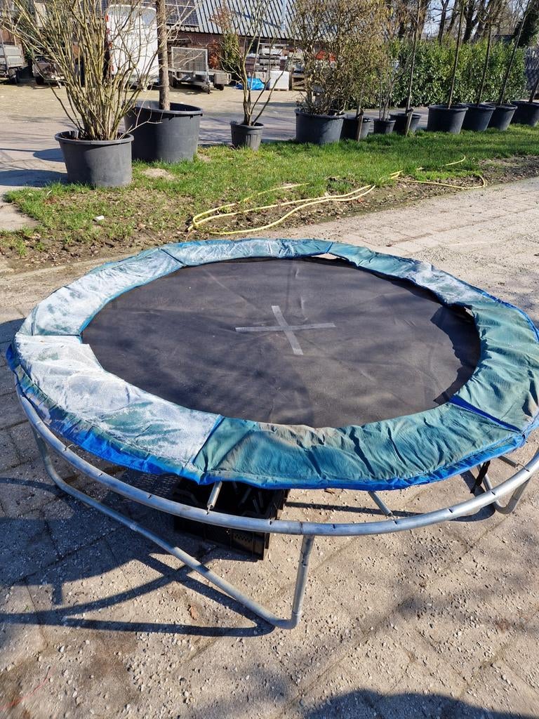 Trampoline rond 140cm doorsnede, 60cm hoog, Kinderen en Baby's, Speelgoed | Buiten | Trampolines, Ophalen, Gebruikt