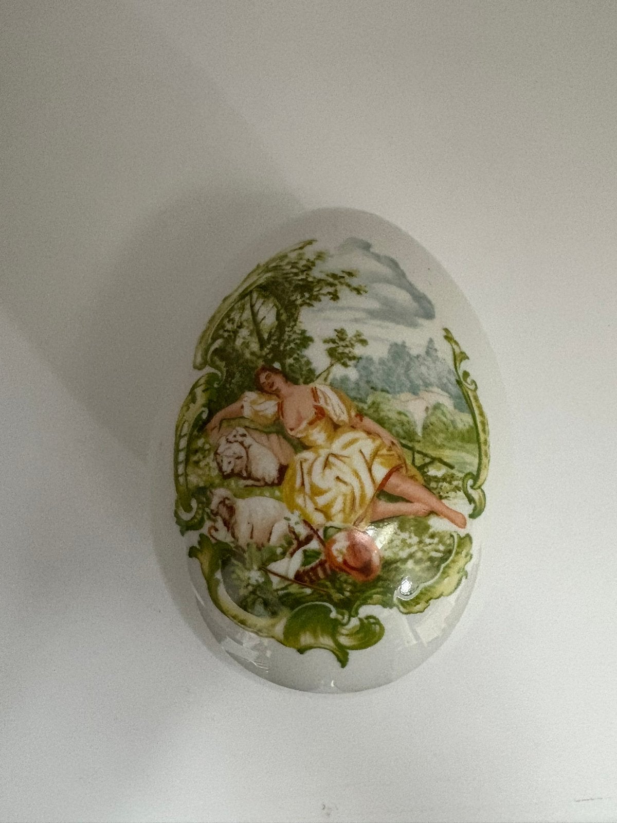 Lindt porseleinen bonbonniere 16x 13, Ophalen of Verzenden