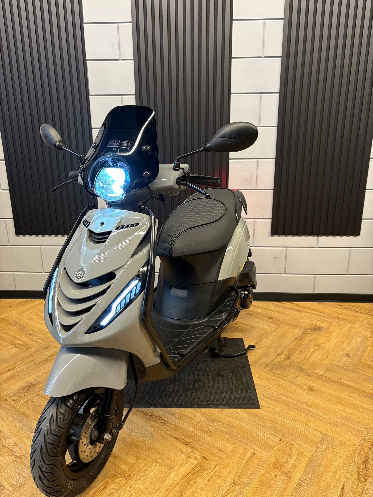 PIAGGIO ZIP 4T 3V BROM 2022 FULL OPTION NARDO GREY, -, Maximaal 45 km/u, -, Zip