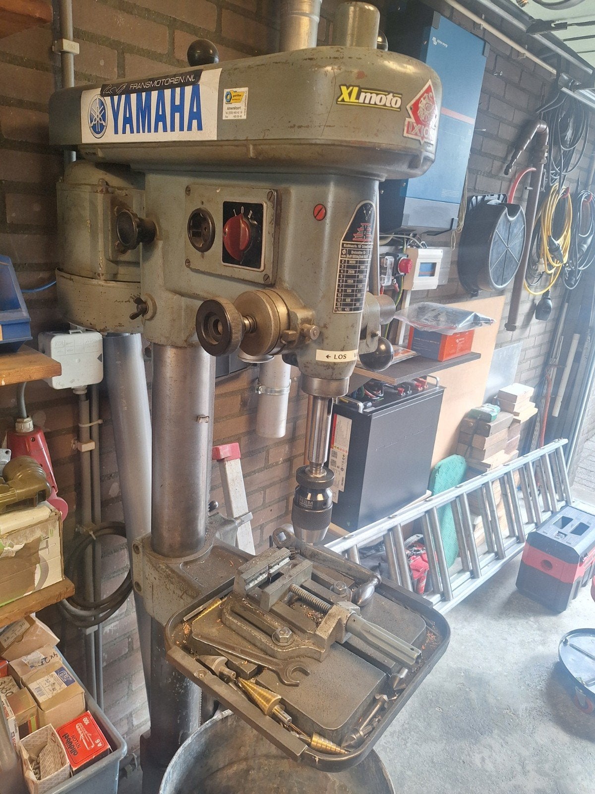 IXION KOLOMBOORMACHINE 380V, Ophalen, Gebruikt, Kolomboormachine