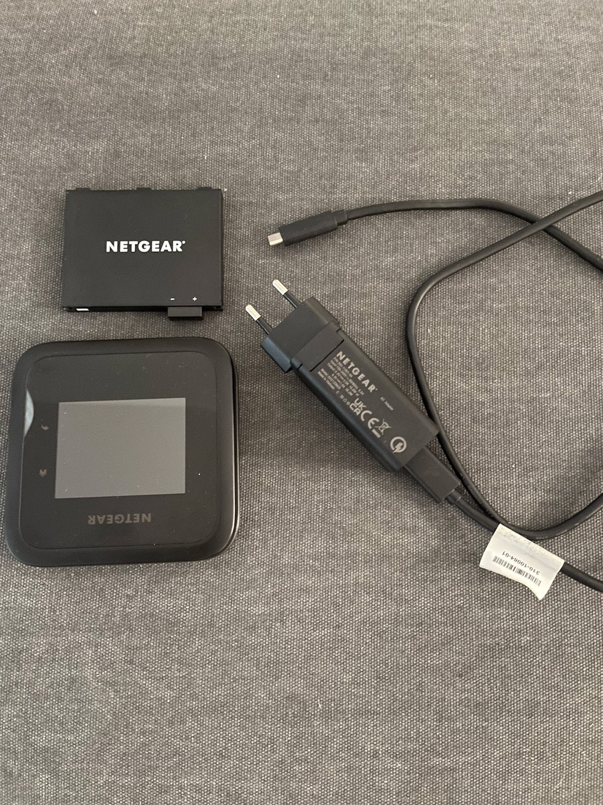 Netgear Nighthawk M6 Pro (MR6450) 5G Mobiele Router, Ophalen of Verzenden, Zo goed als nieuw, Router met modem
