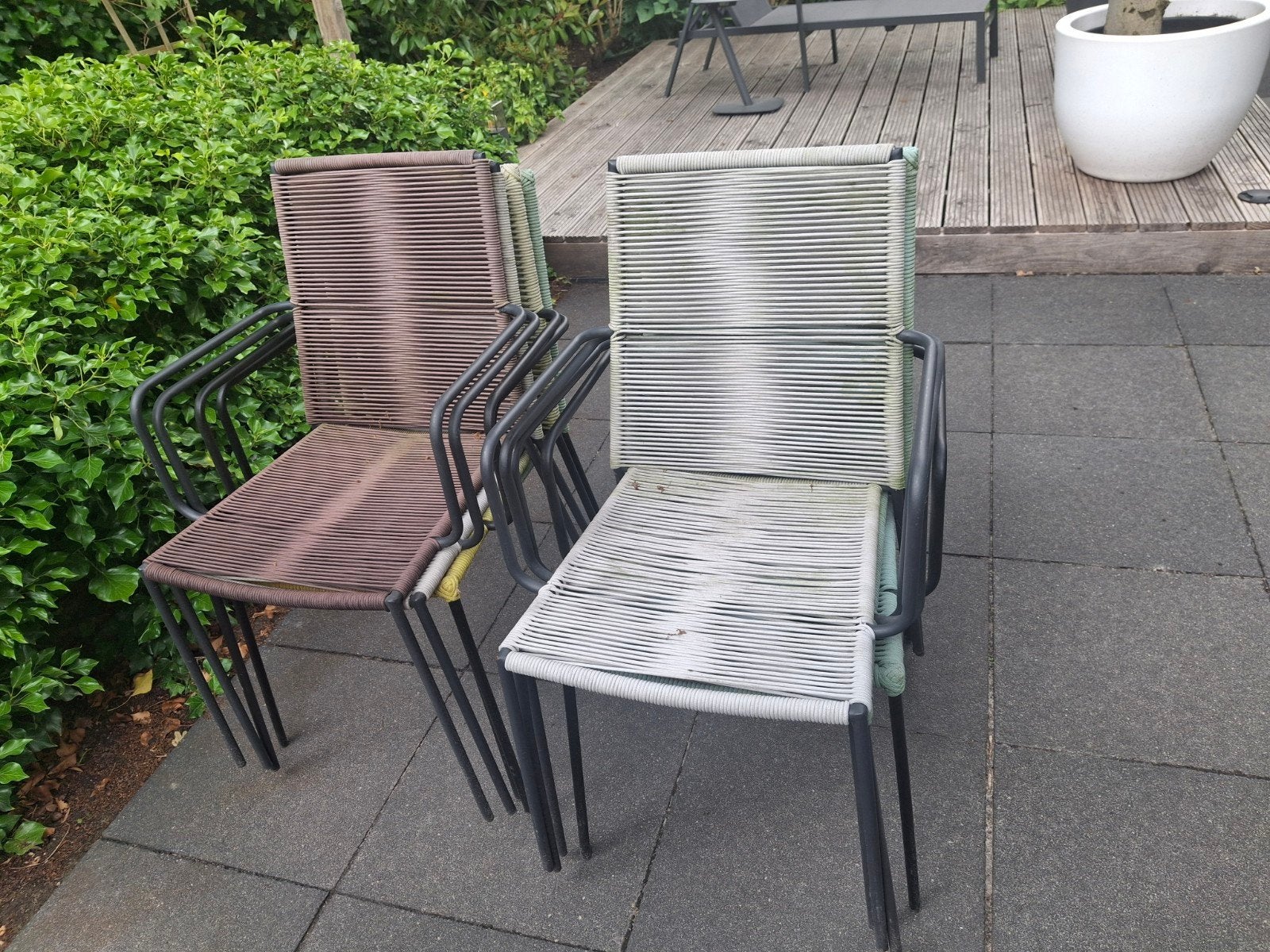 8 tuinstoelen gratis af te halen (verkleurd/aanslag), Tuin en Terras, Tuinstoelen, Ophalen, Gebruikt, Rvs, Stapelbaar
