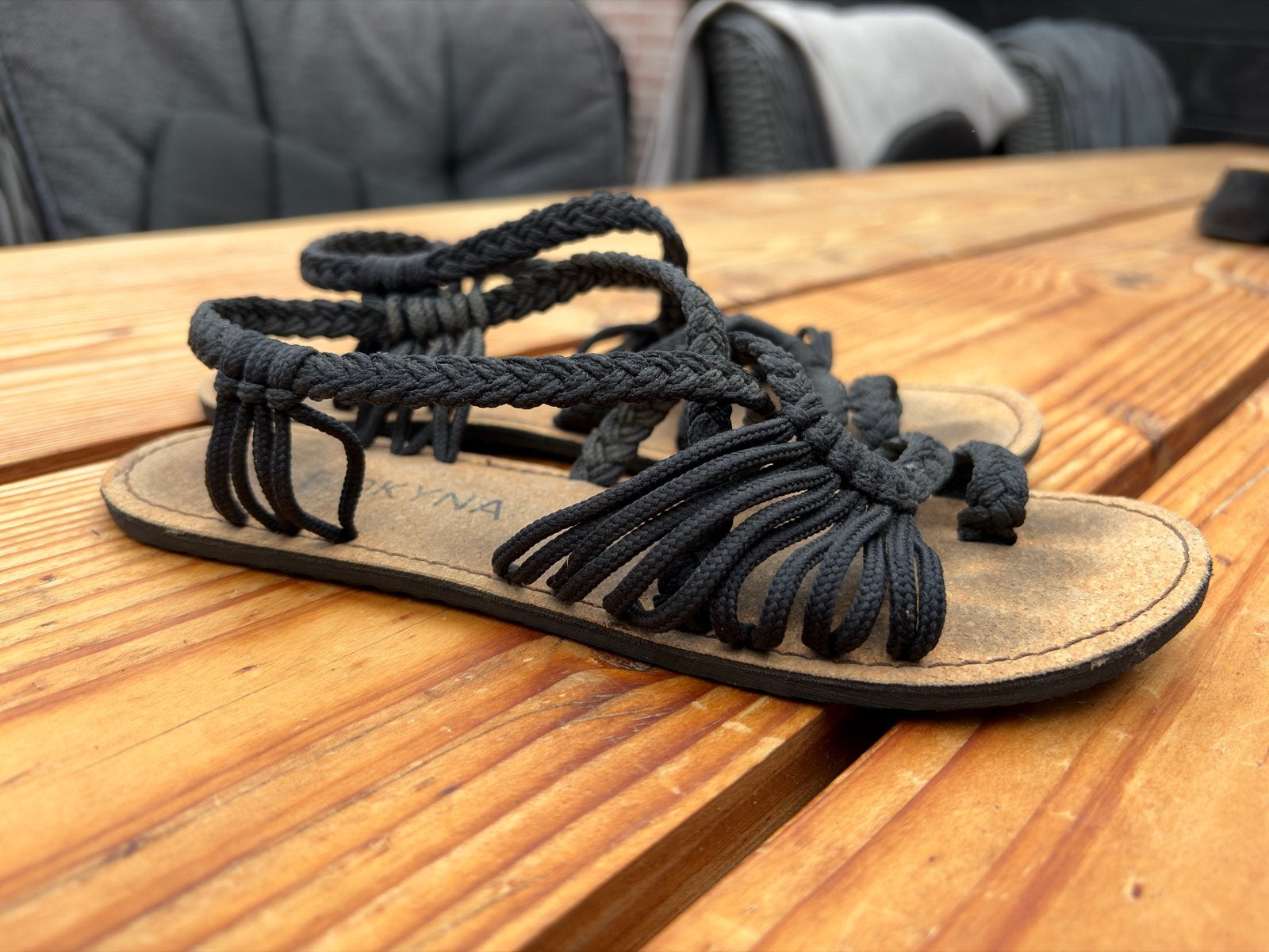 BOKYNA Barefoot sandalen met gevlochten bandjes | Maat 36, Kleding | Dames, Schoenen, Zwart, Zo goed als nieuw, Sandalen of Muiltjes