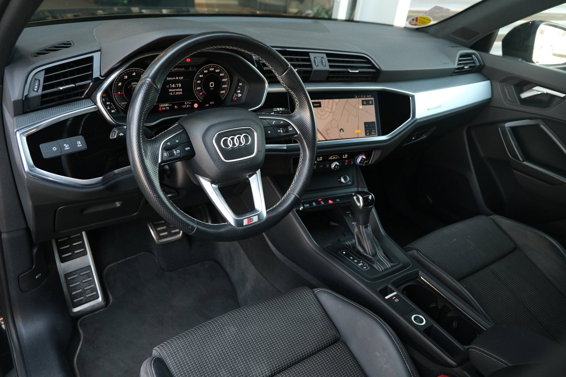 Audi Q3 Sportback 35 TFSI S-Line S-tronic Navi Leder Cruise, 15 km/l, Zwart, 4 cilinders, 150 pk