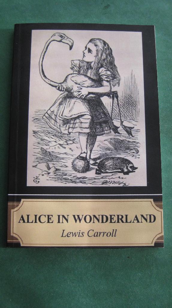 Lewis Caroll - Alice in Wonderland, Ophalen of Verzenden, Zo goed als nieuw, Europa overig