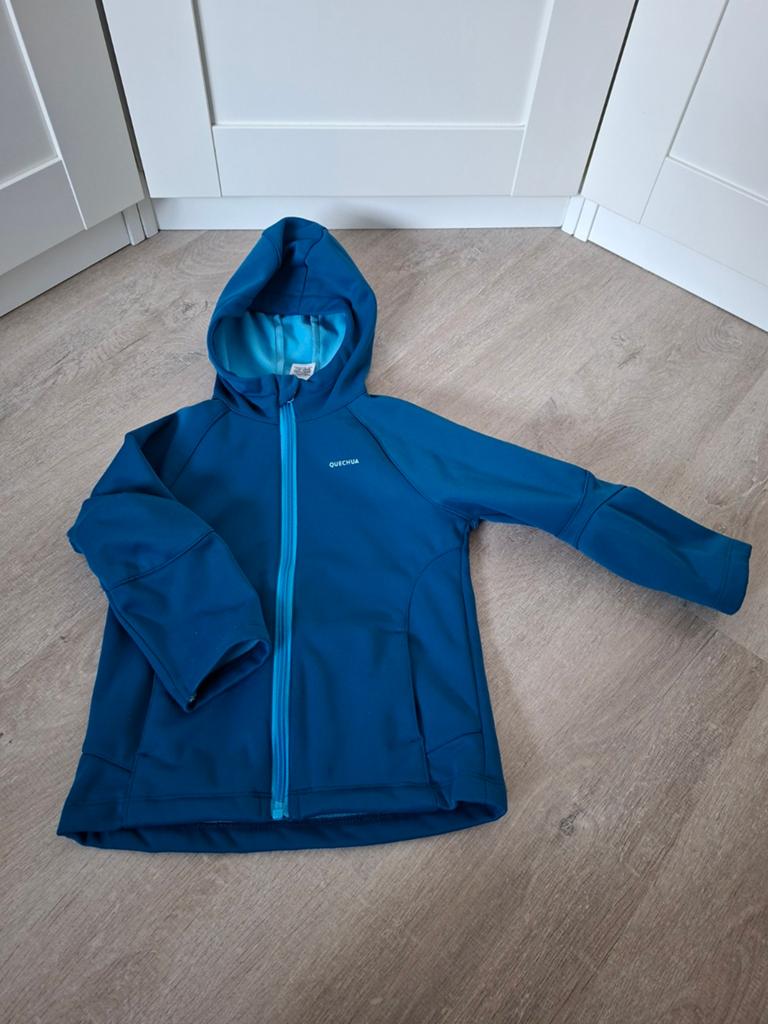 Softshelljas maat 98/104 blauw Quechua, Kinderen en Baby's, Kinderkleding | Maat 98, Gebruikt, Quechua, Jongen of Meisje, Ophalen of Verzenden
