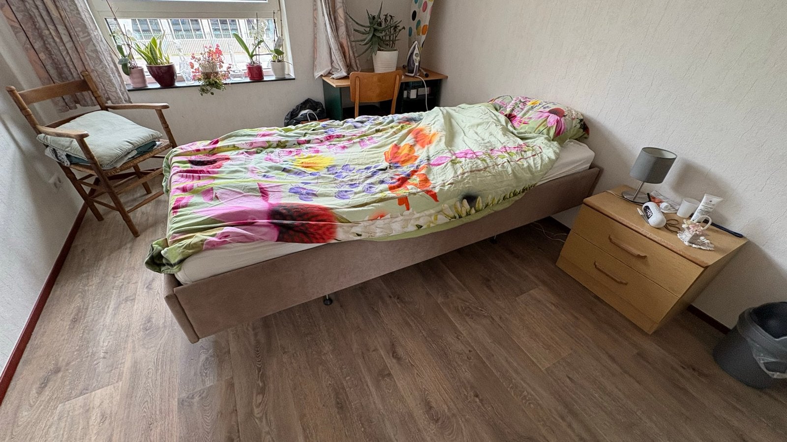 Seniorenbed 100x200 cm - Verstelbaar en Comfortabel, Huis en Inrichting, Slaapkamer | Bedden, Ophalen, Eenpersoons, 200 cm, Hout