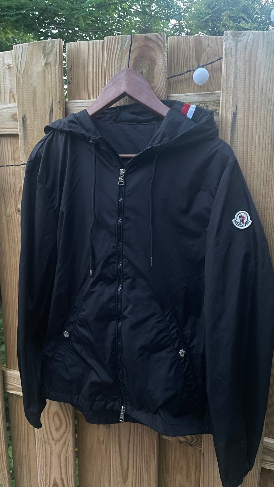 Moncler jas, maat 2 (M), ongedragen, Ophalen of Verzenden, Nieuw, Maat 48/50 (M), Zwart