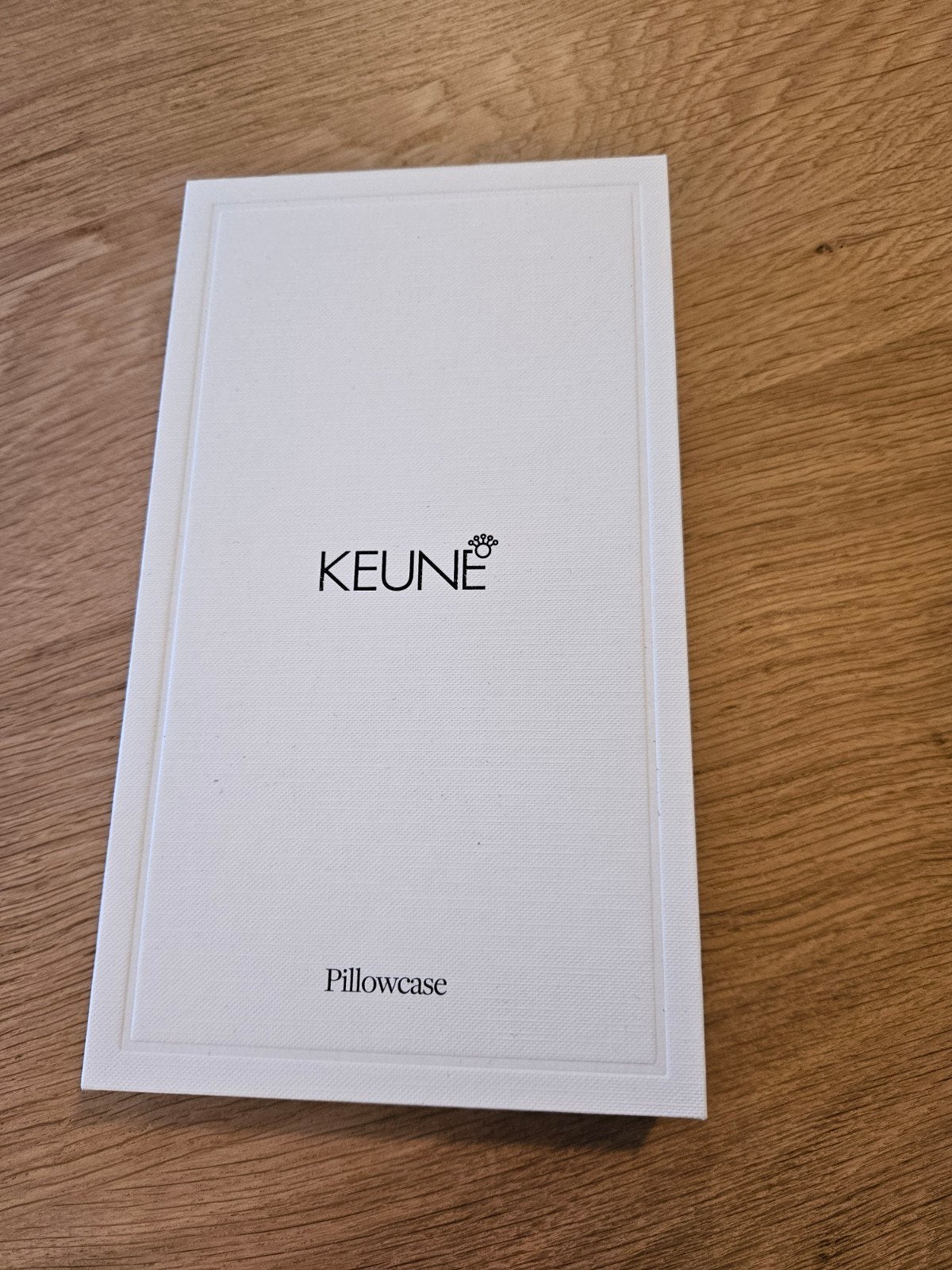 Keune Luxe Satijnen Kussensloop Lichtblauw 70x60cm, Huis en Inrichting, Eenpersoons, Blauw, Hoeslaken of Sloop, Nieuw