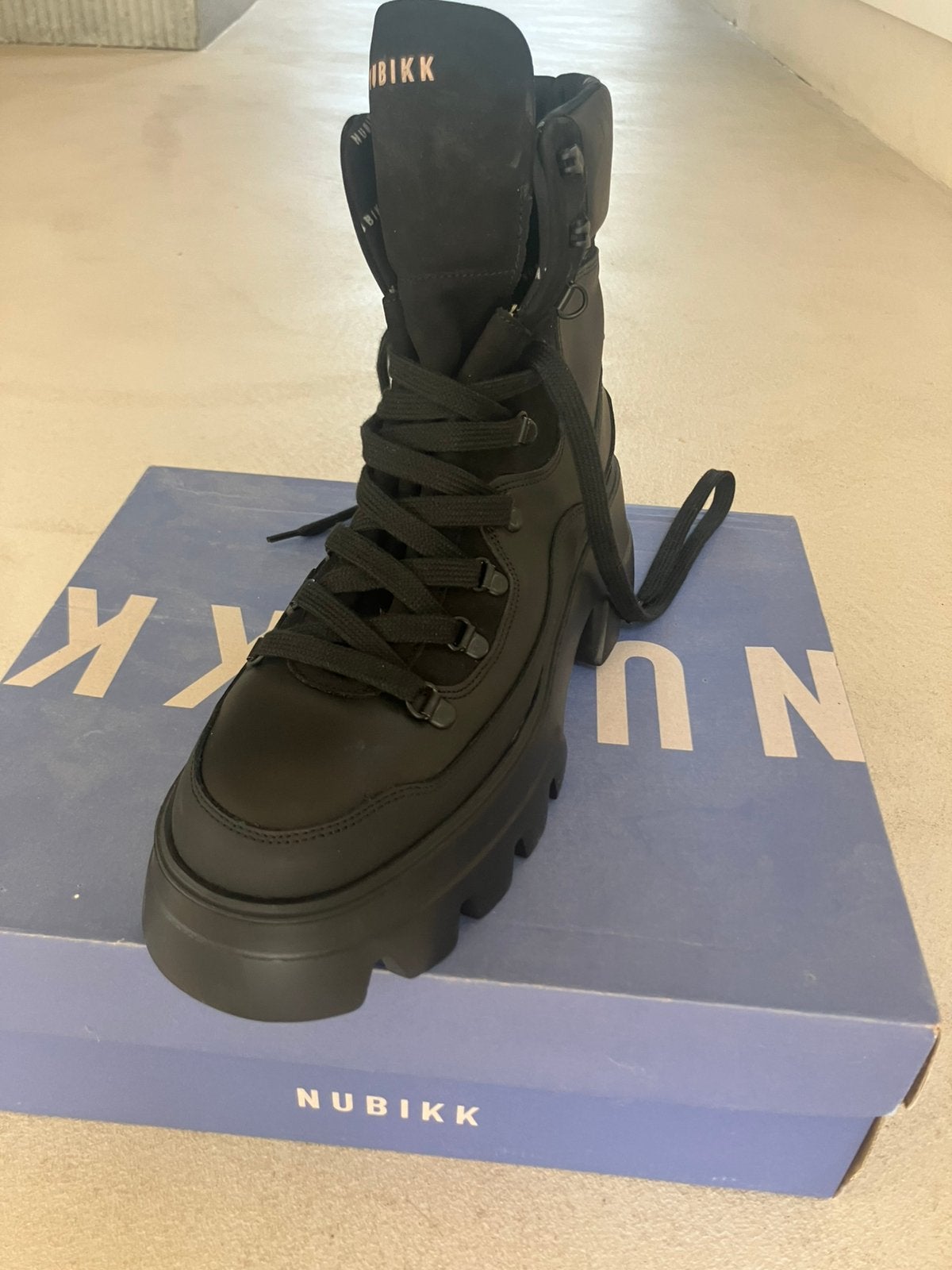 Nubikk kisten / booty, Zwart, Ophalen of Verzenden, Sneakers of Gympen, Zo goed als nieuw