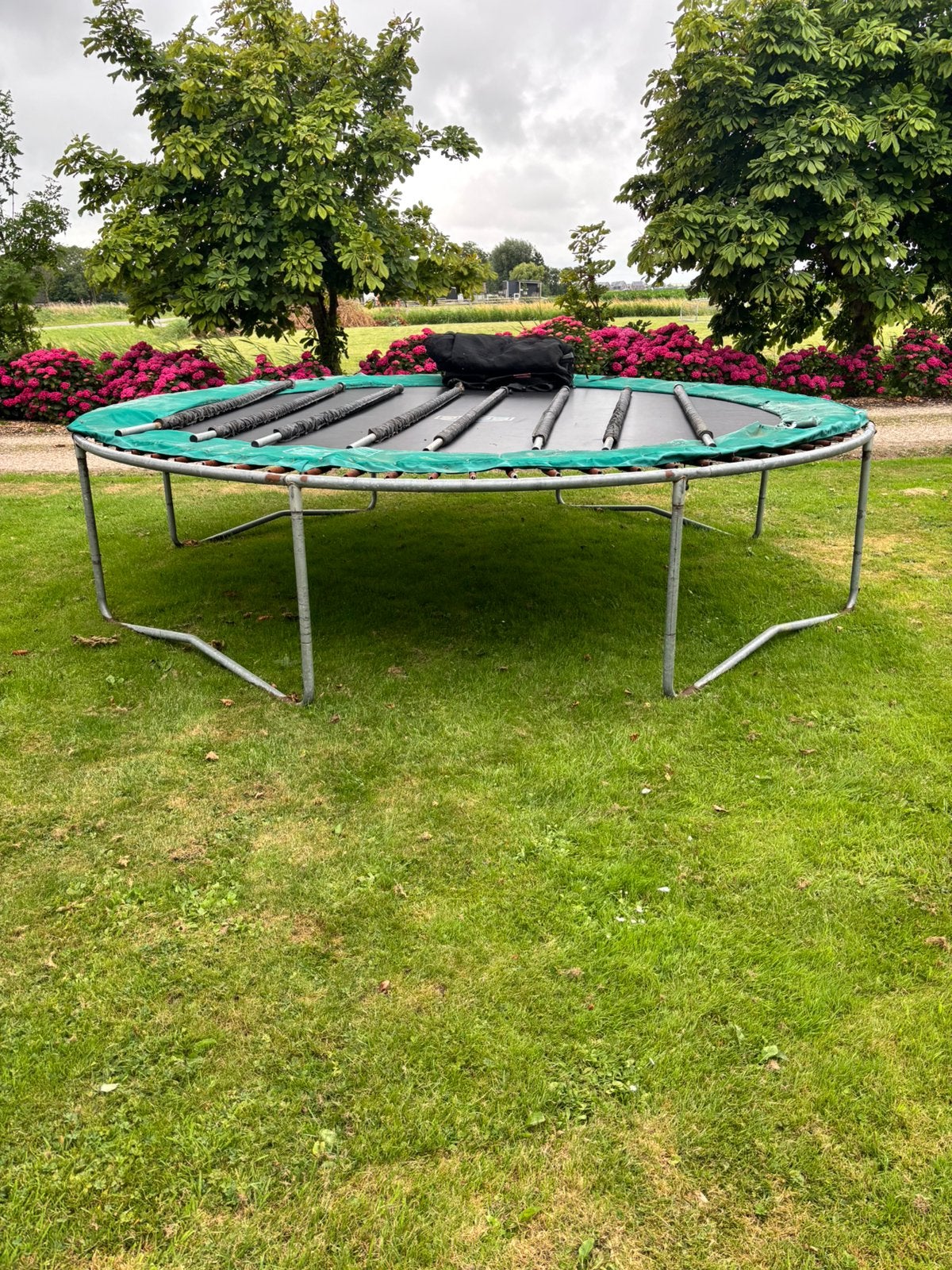 Berg favorit trampoline, Ophalen, Gebruikt