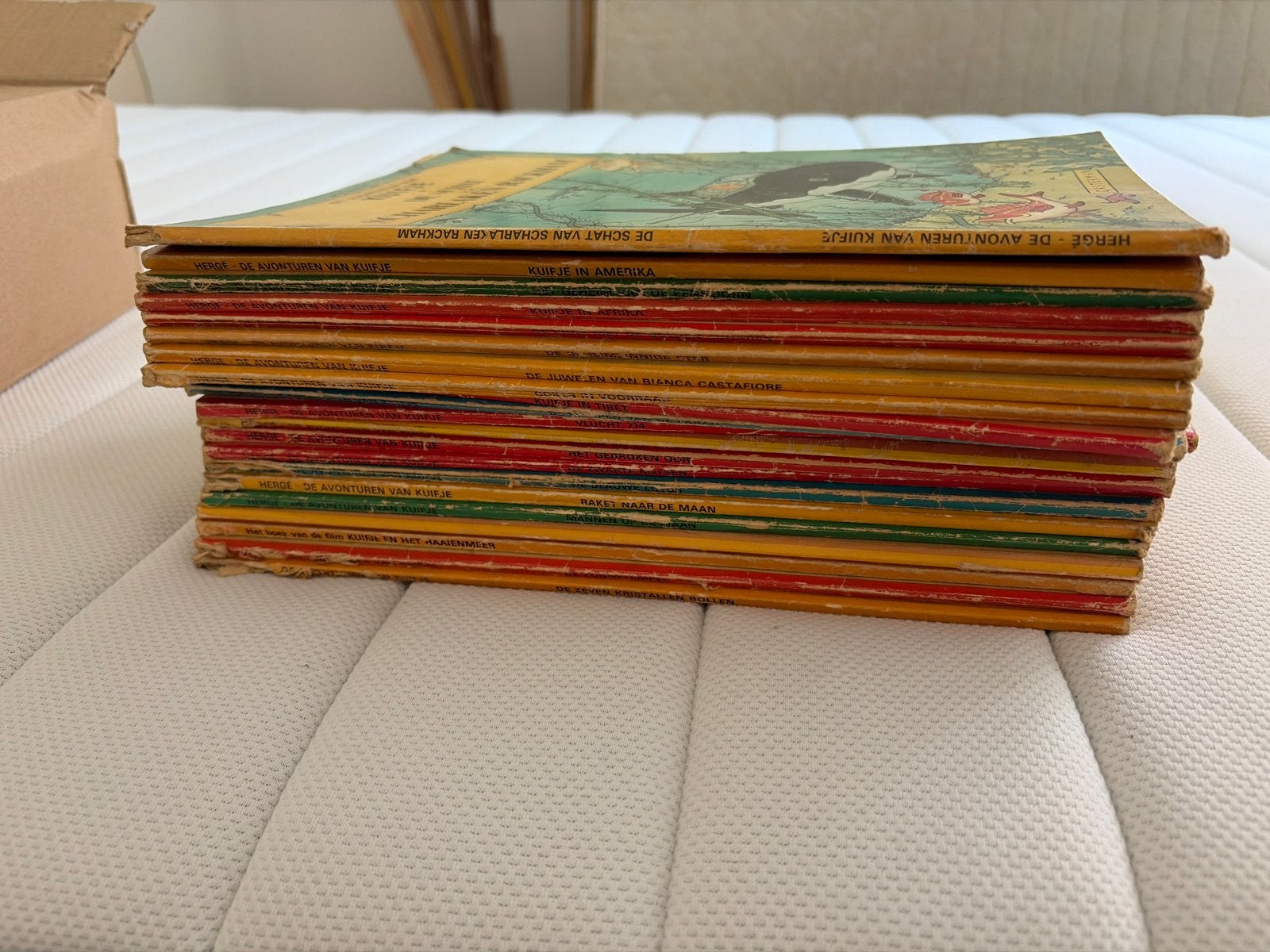 Stapel Kuifje strips - Diverse avonturen, Boeken, Meerdere stripboeken, Ophalen, Gelezen