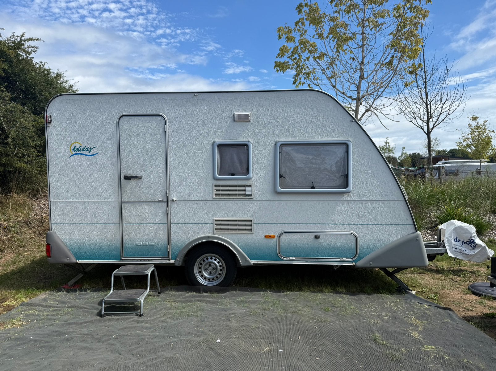 Eifelland Holiday 395 TK Stapelbed Voortent Zakluifel, Caravans en Kamperen, Caravans, Dwarsbed, Treinzit, 750 - 1000 kg, Kachel