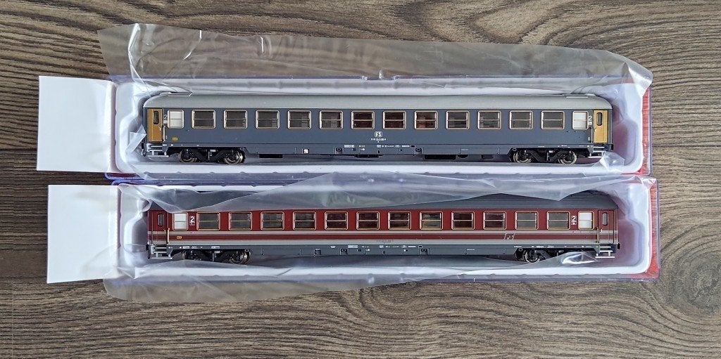 Rivarossi FS UIC-X sneltreinrijtuigen exact 1/87 NIEUW, Gelijkstroom, Ophalen, Overige merken, Nieuw