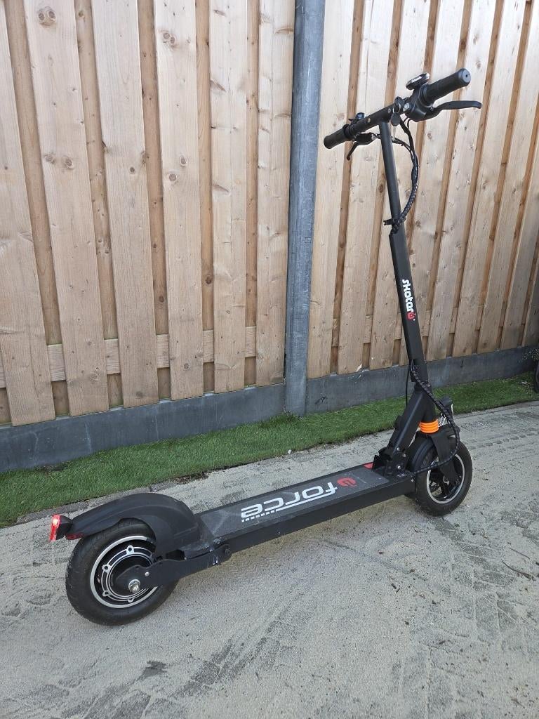 Elektrische step Skotero Force, Ophalen, Zo goed als nieuw, Elektrische step (E-scooter), Onbekend