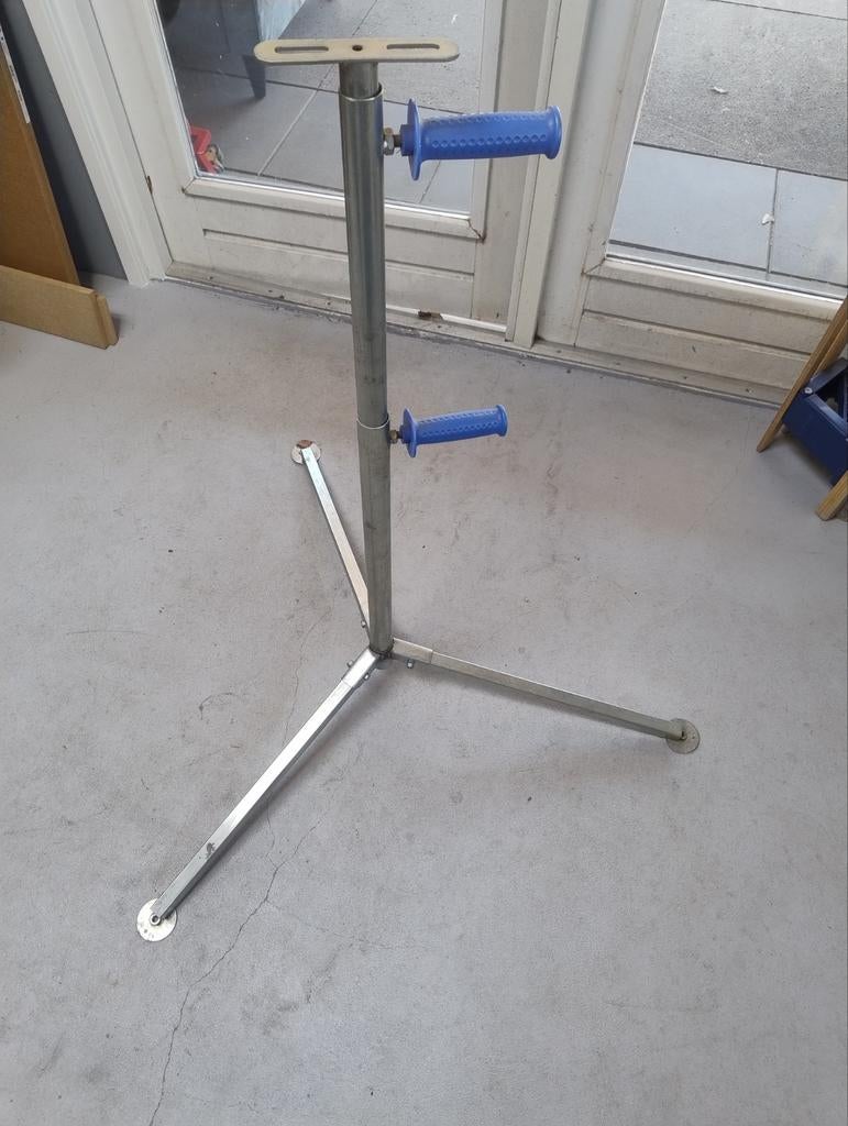 Uitschuifbaar bouwlamp statief 105-230cm, Ophalen, Gebruikt, Overige typen, Met statief