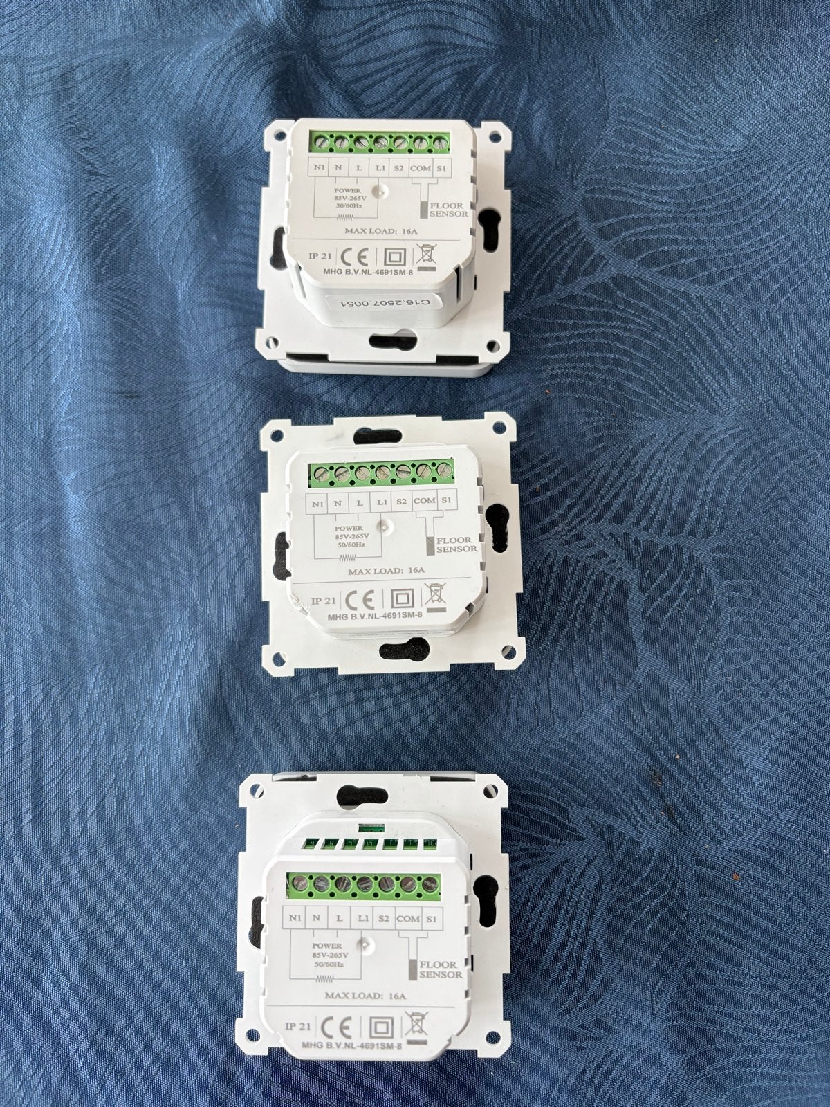 Nieuwe Vloerverwarming Thermostaat  met wifi- Set van 3, Doe-het-zelf en Verbouw, Thermostaten, Ophalen, Nieuw