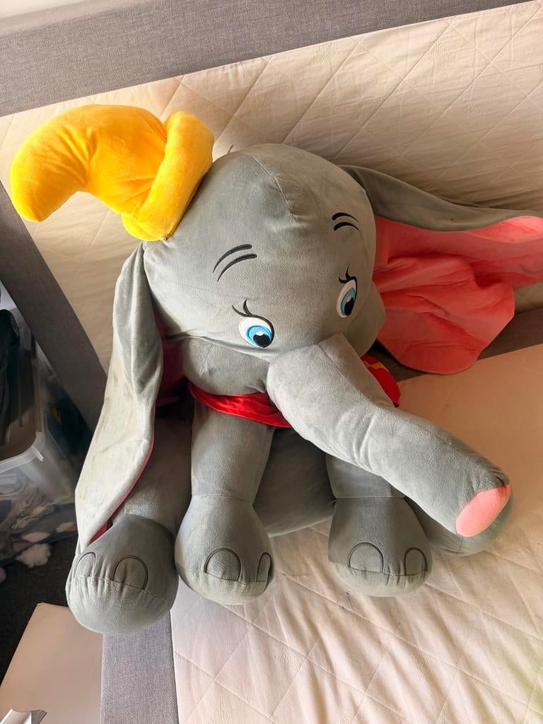 Grote kermis knuffels: Dumbo en Cookie Monster, Kinderen en Baby's, Speelgoed | Knuffels en Pluche, Ophalen, Gebruikt, Disney
