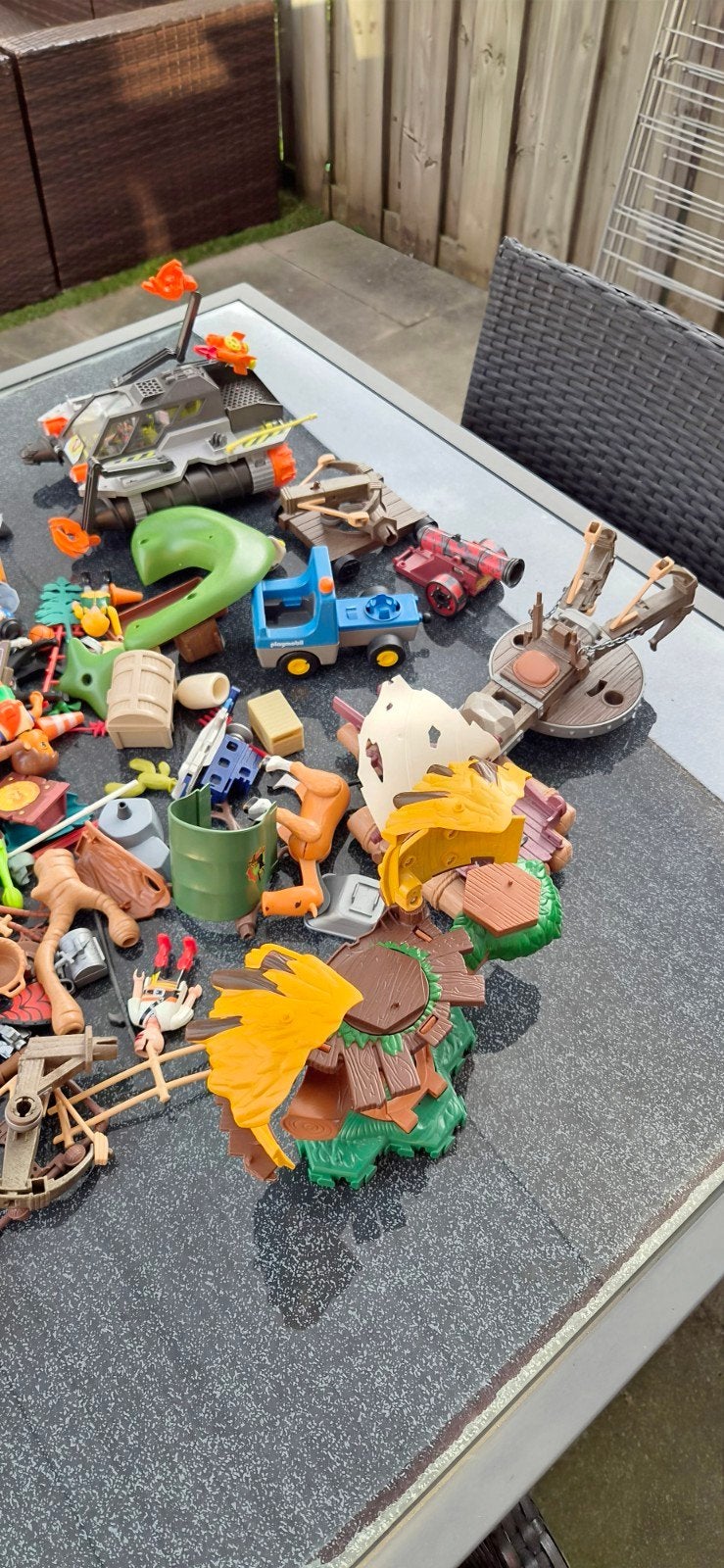 Aangeboden een partij Playmobiel poppen en accessoires, Ophalen of Verzenden, Gebruikt