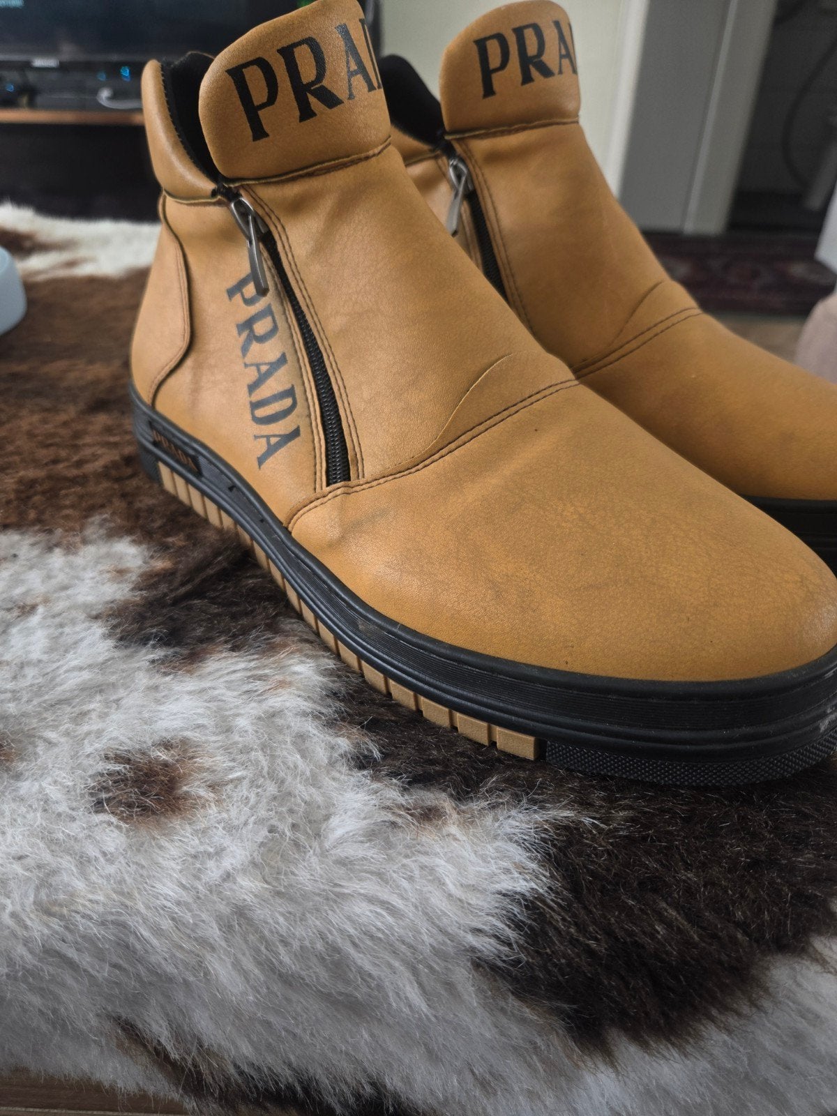 Prada schoenen 42, Overige kleuren, Ophalen of Verzenden, Zo goed als nieuw, Prada