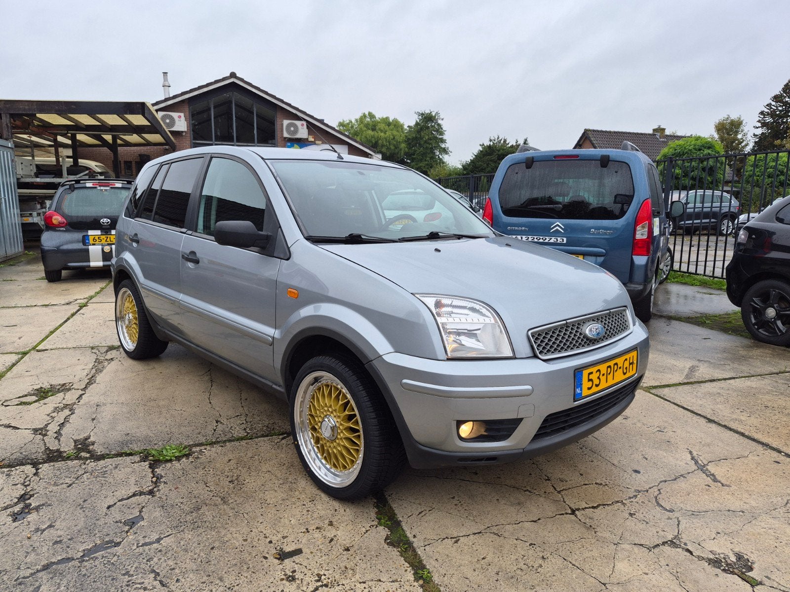 Ford Fusion 1.6 16V AUT 2004 4x nieuwe band, APK, 1596 cc, 49 €/maand, Origineel Nederlands, Bedrijf