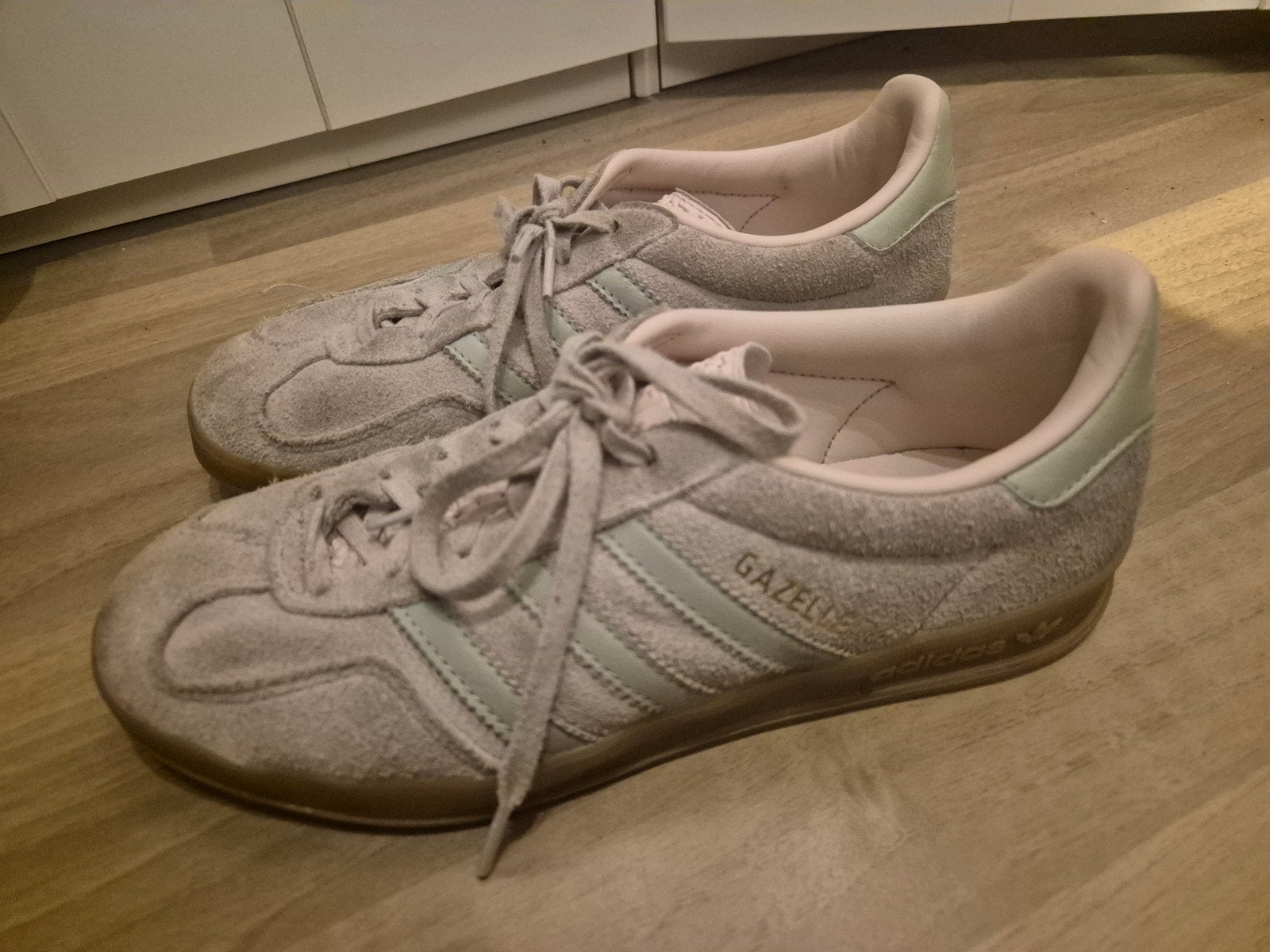 Adidas Gazelle sneakers - lichtgrijs met mintgroen Maat 39.5, Ophalen of Verzenden