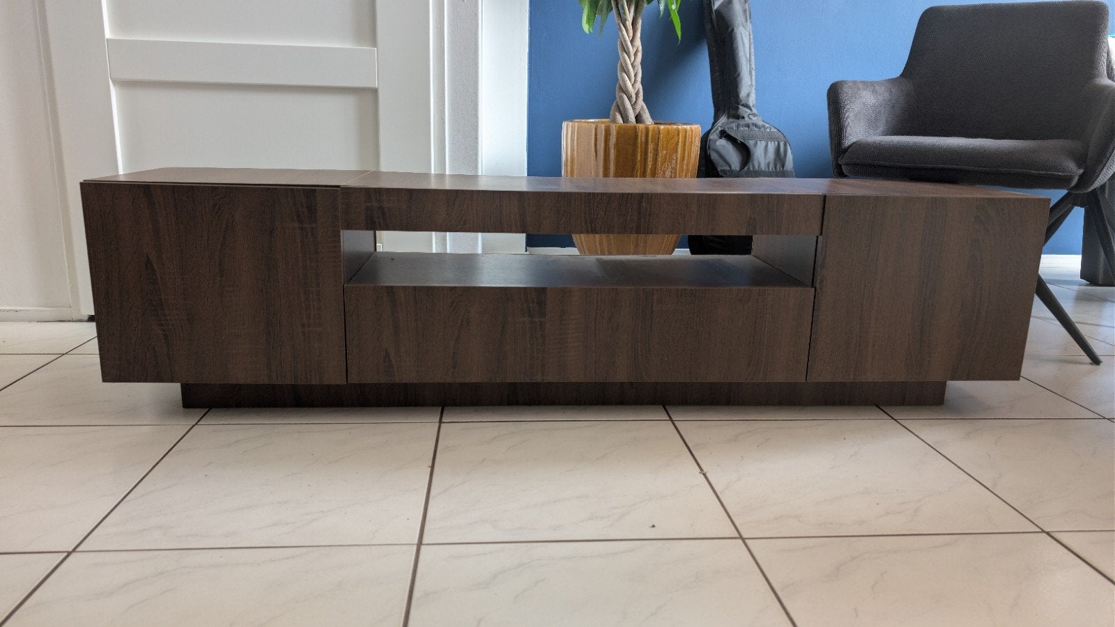 Modern TV-meubel / dressoir in donkerbruin hout, Ophalen, 150 tot 200 cm, Zo goed als nieuw, Minder dan 100 cm