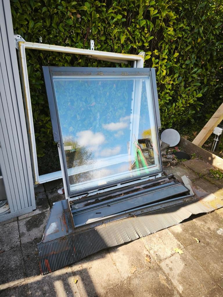 Dakraam met lichte beschadiging - 140 cm breed, Gebruikt, 80 tot 120 cm, Ophalen of Verzenden, Dubbelglas