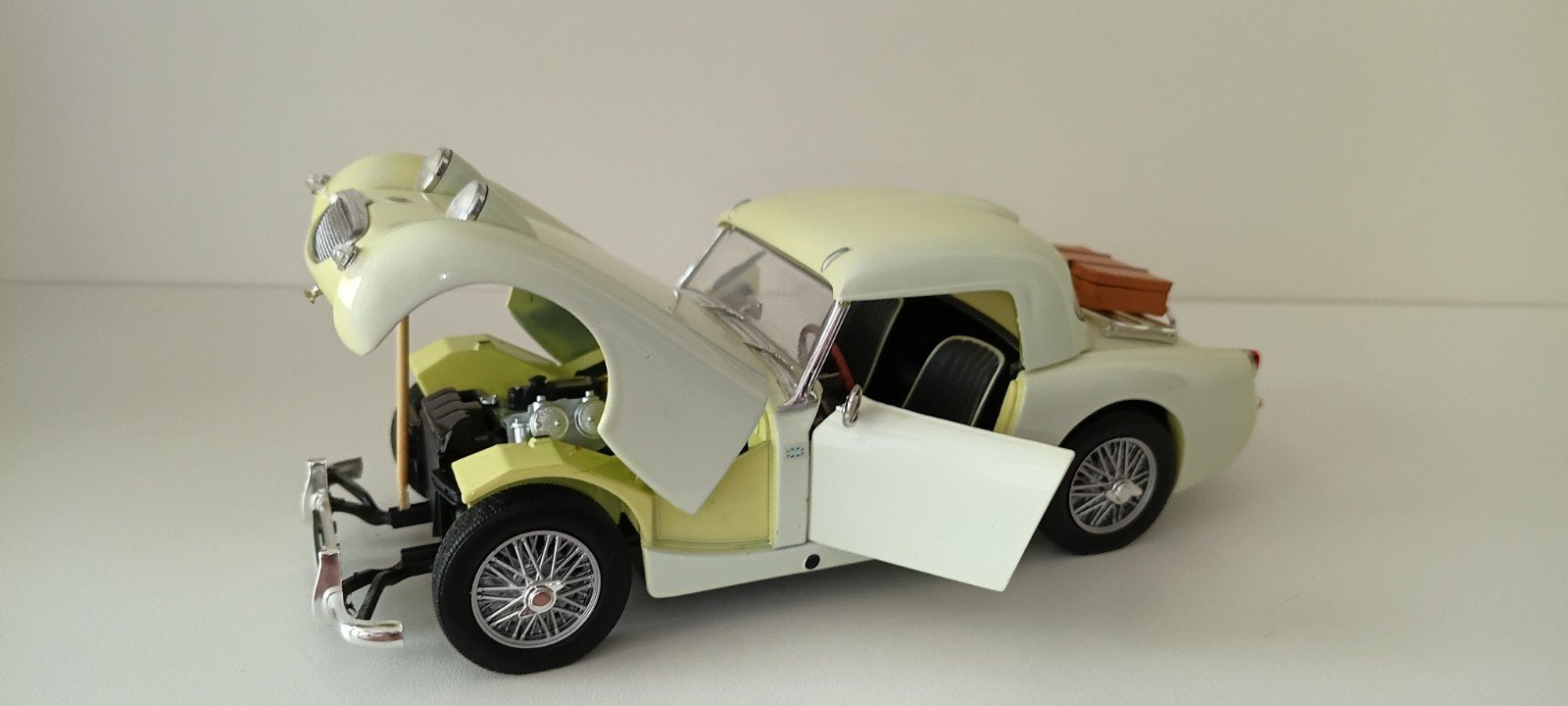 Austin Healey Sprite Revell., Hobby en Vrije tijd, Modelauto's | 1:18, Verzenden, Revell