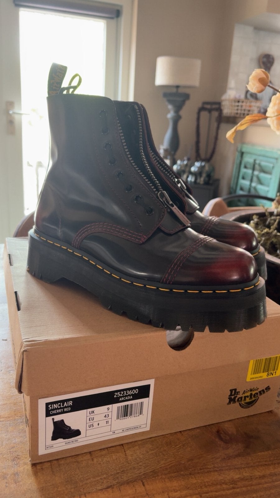 Dr martens sinclair cherry red, Kleding | Dames, Ophalen of Verzenden, Zo goed als nieuw