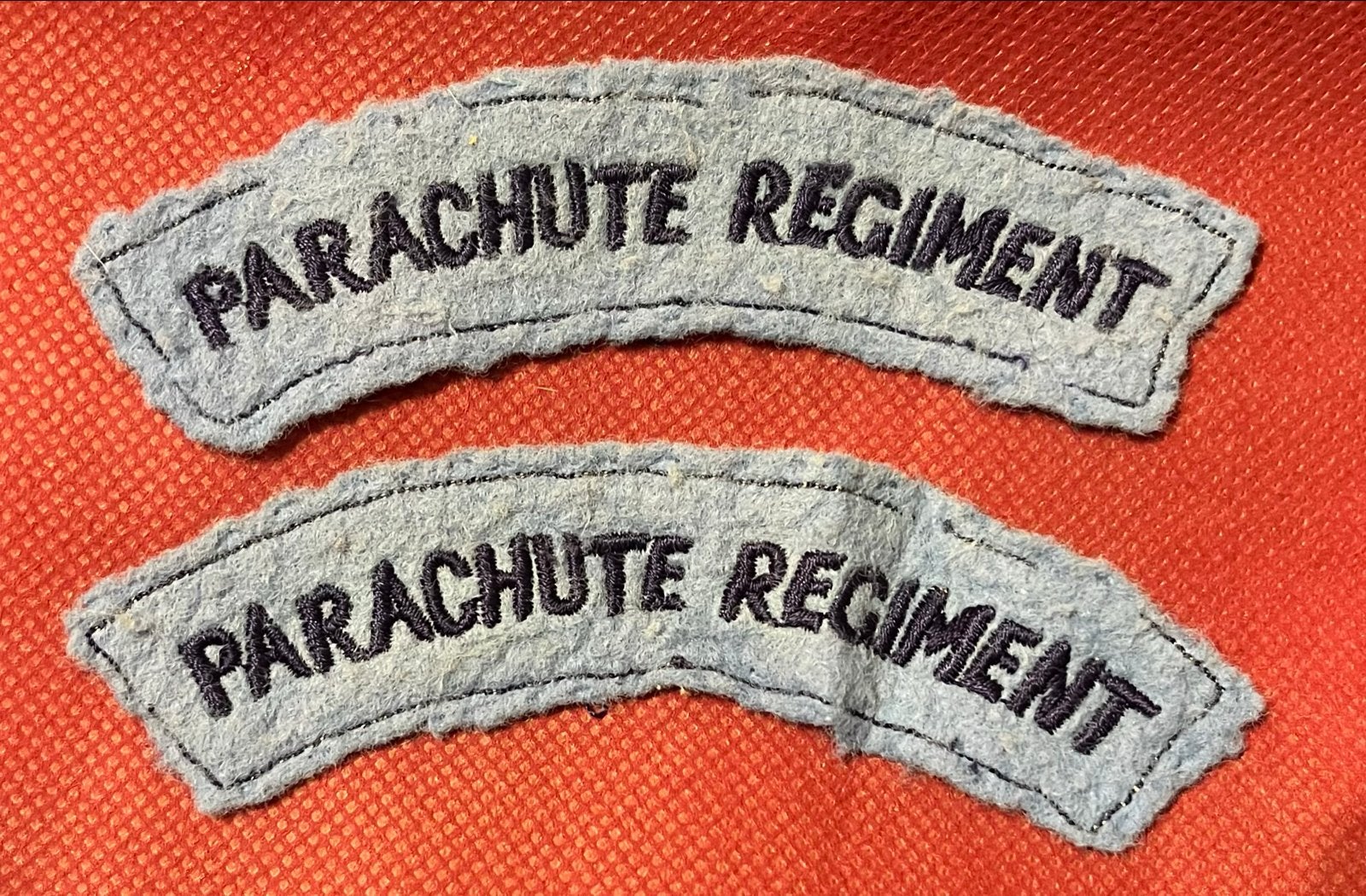Parachute Regiment Airborne Shoulder Titles para uniform, Ophalen of Verzenden, Luchtmacht, Engeland, Embleem of Badge