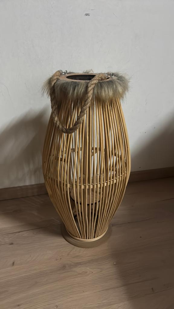Decoratieve bamboe lantaarn met bont en touw handvat, Ophalen, Gebruikt, Landelijk, Natuurlijk materiaal