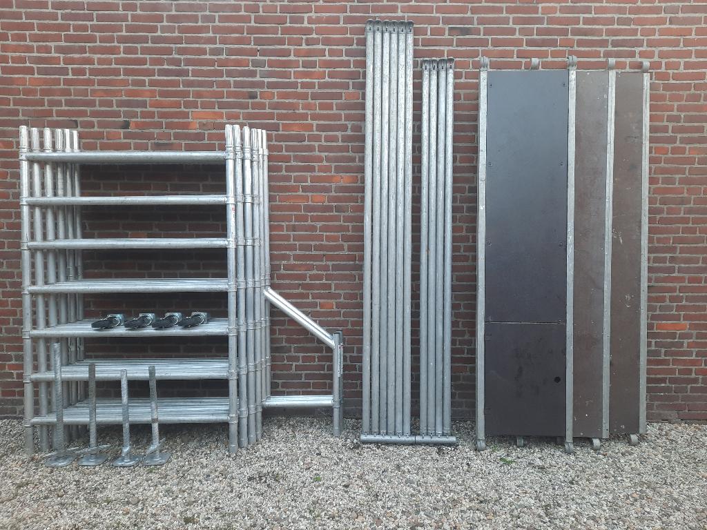 skyworks steiger, Doe-het-zelf en Verbouw, Steigers, Gebruikt, Rolsteiger of Kamersteiger, 5 meter of hoger, Ophalen