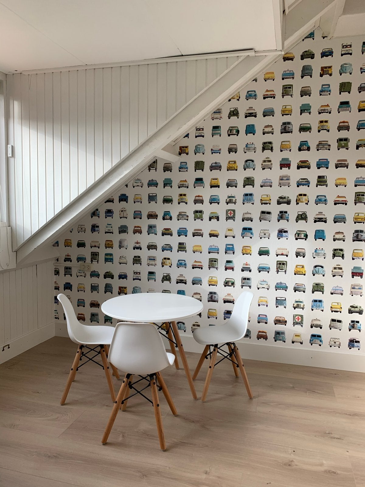 Witte ronde kindertafel met 3 kinderstoeltjes - Eames stijl, Ophalen, Gebruikt, Tafel(s) en Stoel(en)